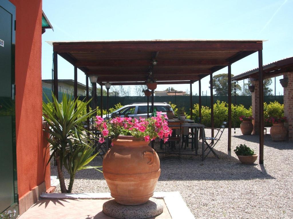 La Locanda Country House Borgo Montenero Bagian luar foto