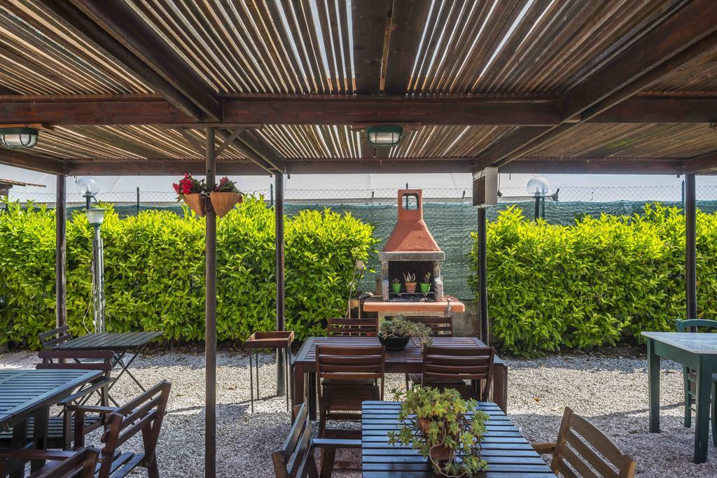La Locanda Country House Borgo Montenero Bagian luar foto